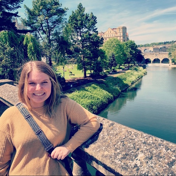 Meet your Posher, Cassidy - Picture 1 of 1